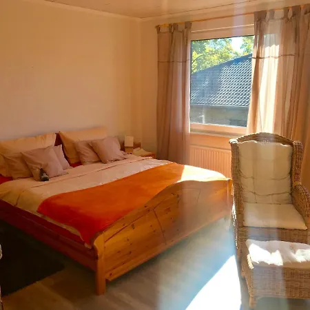 Christinas Sonnenschein 1 Og In Thiede Mit Garten Zum Grillen