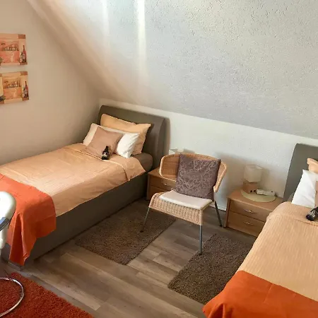Apartment Christinas Sonnenschein 1 Og In Thiede Mit Garten Zum Grillen